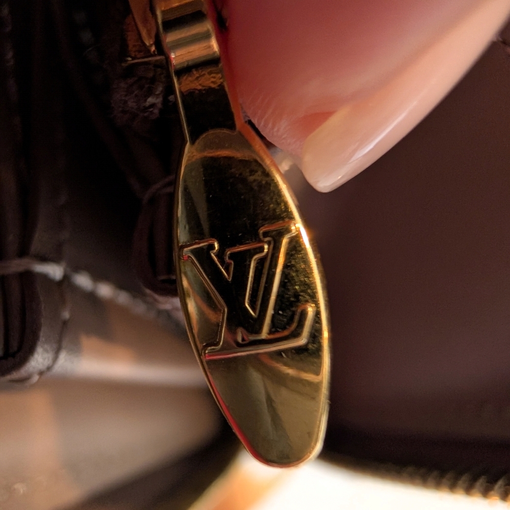 Louis Vuitton Vintage Gold Vernis Embossed Long Wallet - Picture 13 of 14